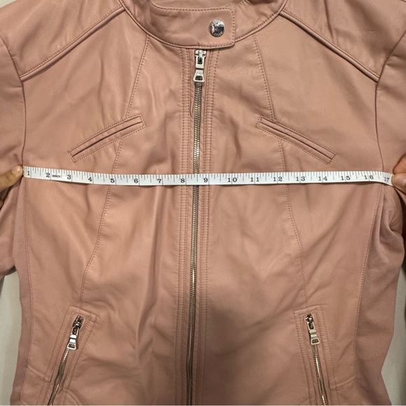 Stylish leather jacket by Guess. - Picture 7 of 12